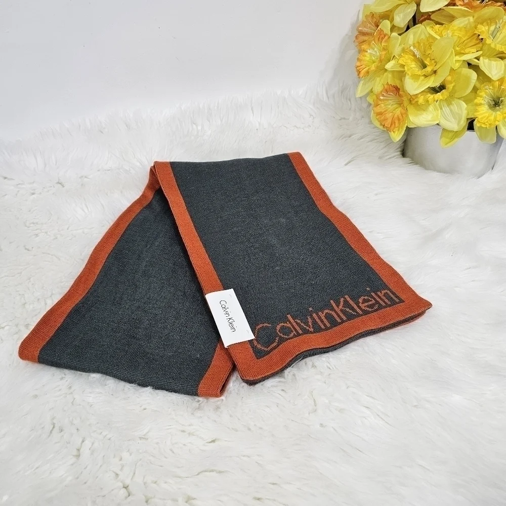 Calvin Klein unisex gray and orange Gryora scarf new